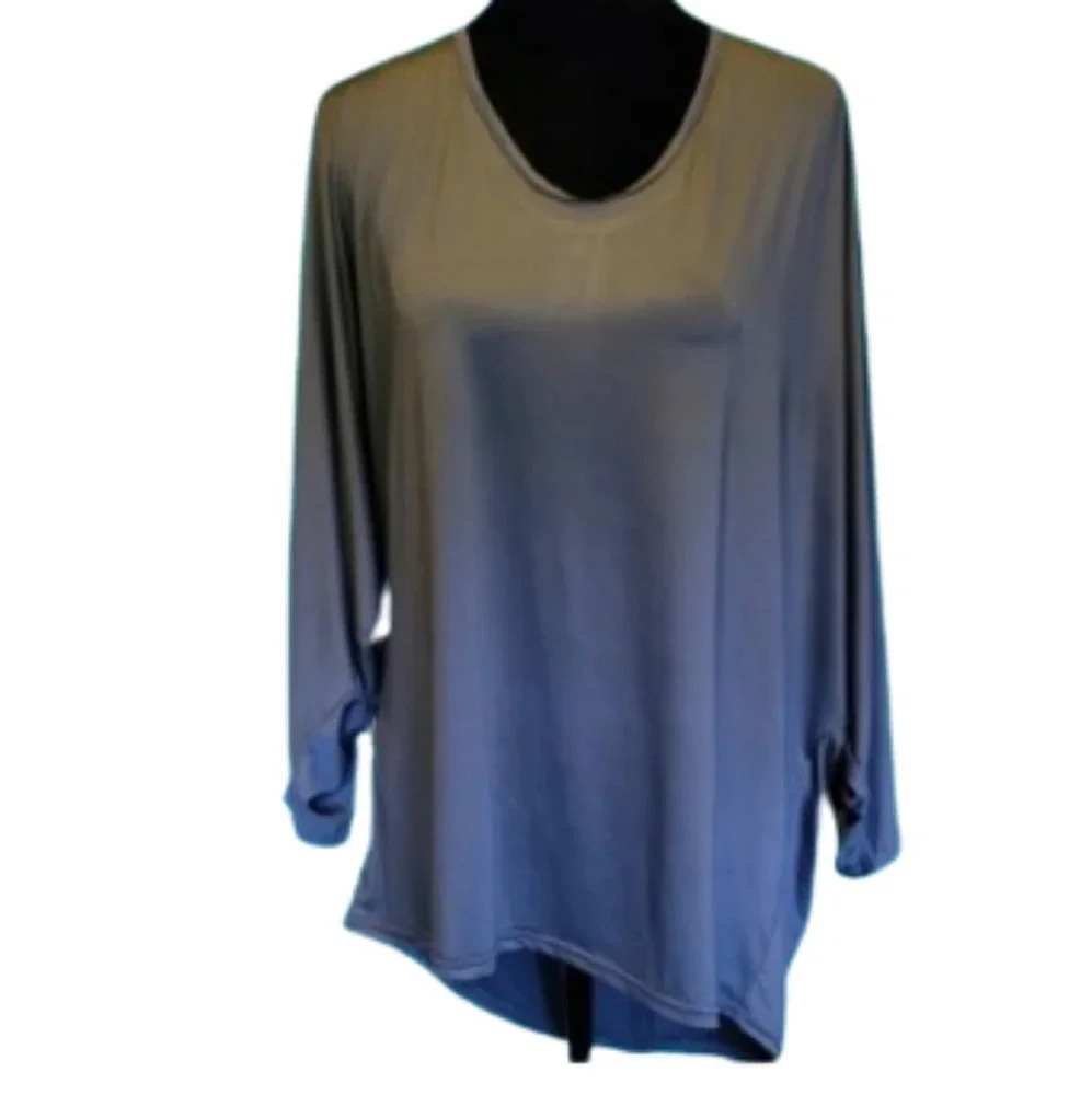 Gray Button T-Shirt 3 X. NWOT